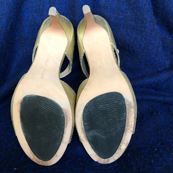 Diane Von Furstenberg platinum, lizard print, sandals. - Picture 4 of 15